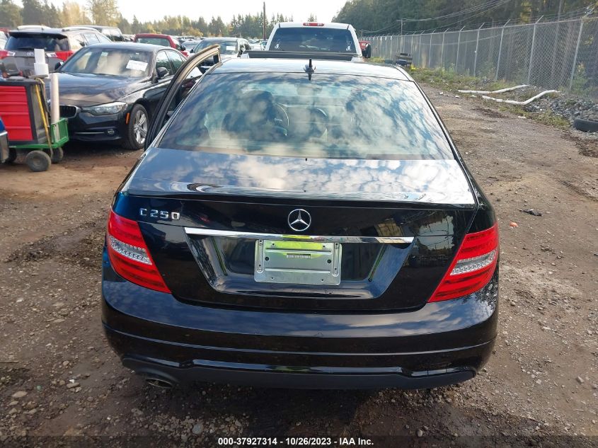 2014 MERCEDES-BENZ C 250 SPORT/LUXURY - WDDGF4HB4EG256270