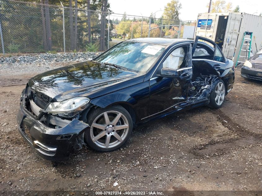 2014 MERCEDES-BENZ C 250 SPORT/LUXURY - WDDGF4HB4EG256270