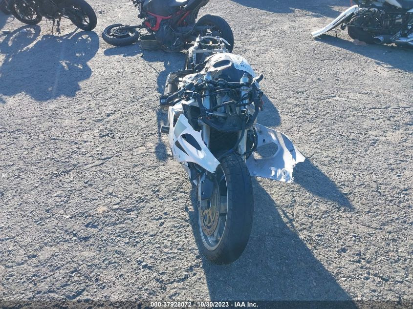 2000 SUZUKI GSX-R750 JS1GR7HA9Y2104328