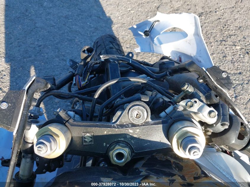 2000 SUZUKI GSX-R750 JS1GR7HA9Y2104328