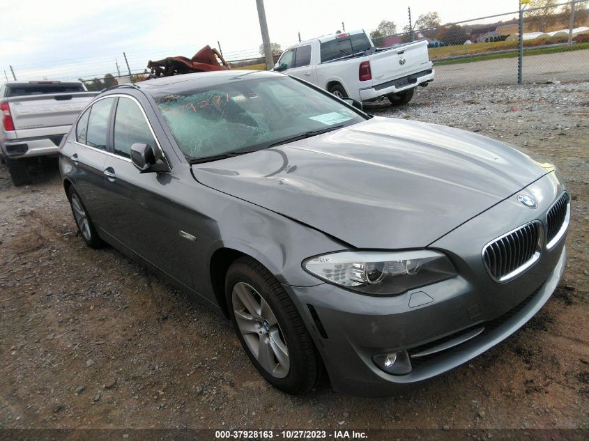 2013 BMW 5 SERIES 528I XDRIVE - WBAXH5C52DDW15754