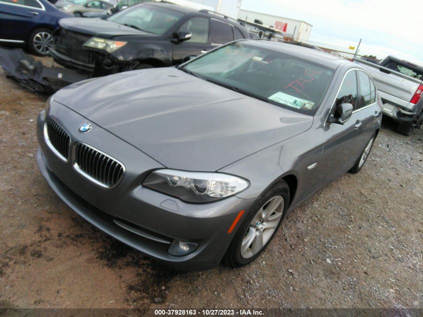 2013 BMW 5 SERIES 528I XDRIVE - WBAXH5C52DDW15754