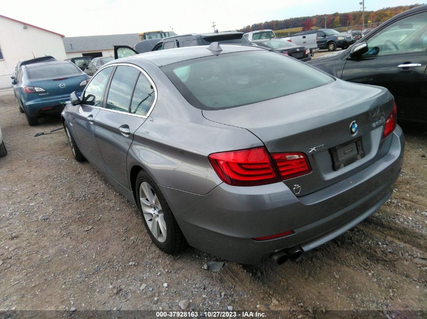 2013 BMW 5 SERIES 528I XDRIVE - WBAXH5C52DDW15754