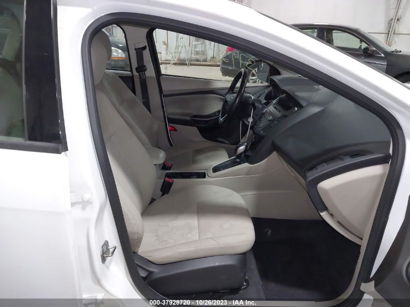 2016 FORD FOCUS SE - 1FADP3K24GL225985