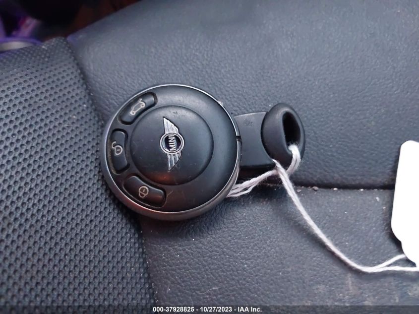 2013 MINI HARDTOP COOPER - WMWSU3C52DT373015
