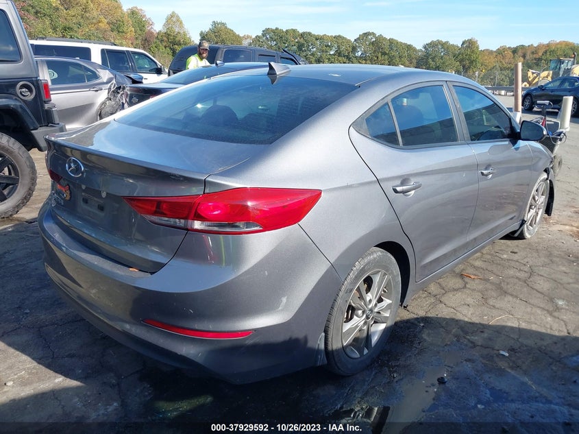 VIN 5NPD84LF2JH319258 2018 HYUNDAI ELANTRA VALUE EDITION