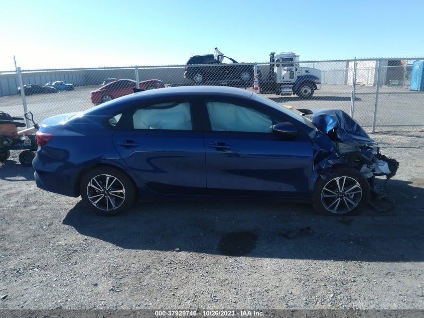 VIN 3KPF24AD0PE595916 2023 KIA FORTE LXS