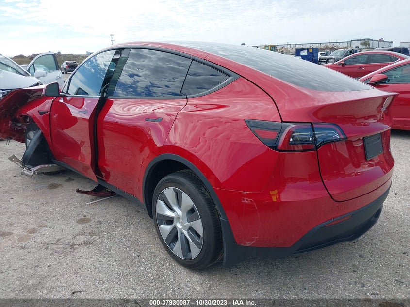 VIN 7SAYGDEE7PA130752 2023 TESLA MODEL Y