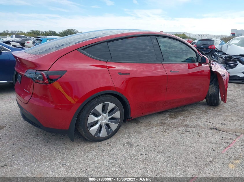 VIN 7SAYGDEE7PA130752 2023 TESLA MODEL Y