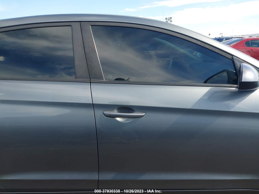 VIN KMHD74LF3HU121772 2017 HYUNDAI ELANTRA SE