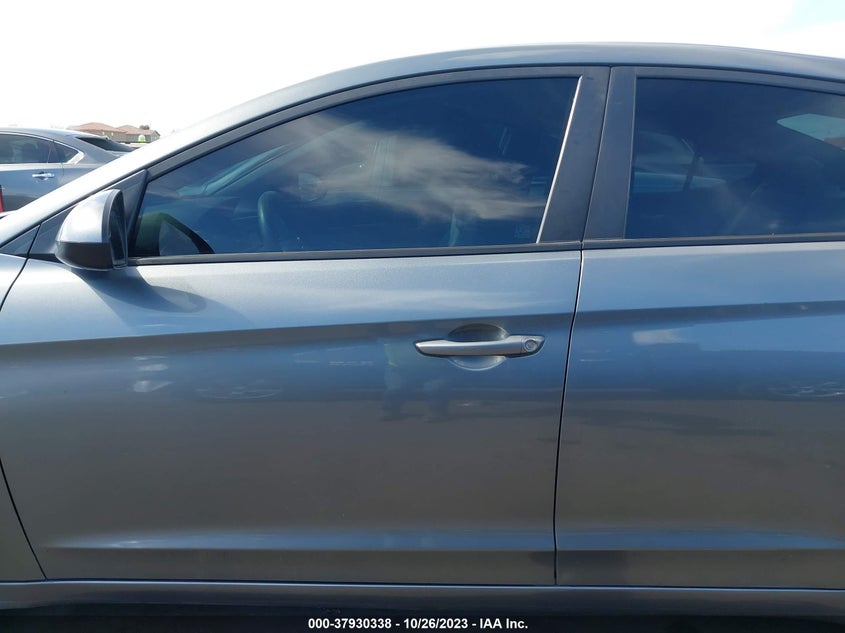 VIN KMHD74LF3HU121772 2017 HYUNDAI ELANTRA SE