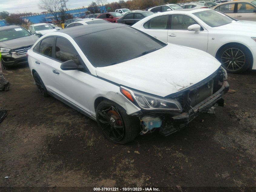 2015 HYUNDAI SONATA 2.4L SE - 5NPE24AF7FH030988