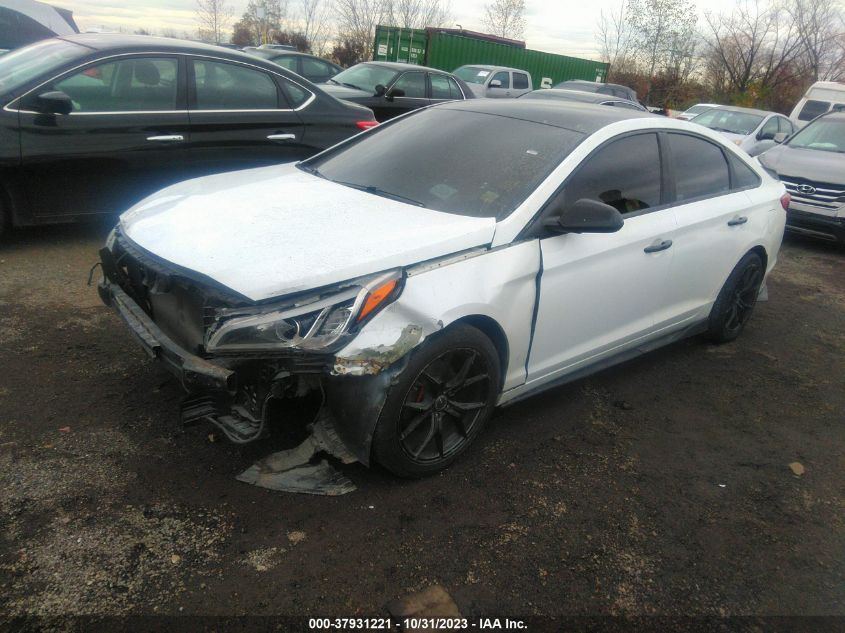 2015 HYUNDAI SONATA 2.4L SE - 5NPE24AF7FH030988