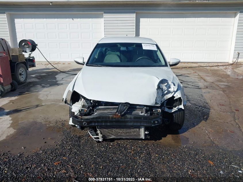 2014 VOLKSWAGEN JETTA SEDAN HYBRID SE 3VW637AJ2EM211400