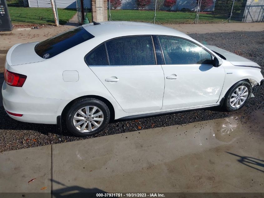 2014 VOLKSWAGEN JETTA SEDAN HYBRID SE 3VW637AJ2EM211400
