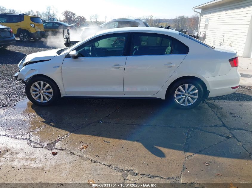2014 VOLKSWAGEN JETTA SEDAN HYBRID SE 3VW637AJ2EM211400