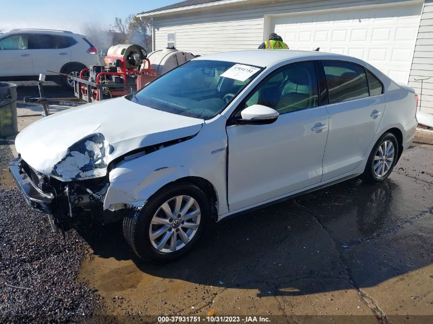 2014 VOLKSWAGEN JETTA SEDAN HYBRID SE 3VW637AJ2EM211400