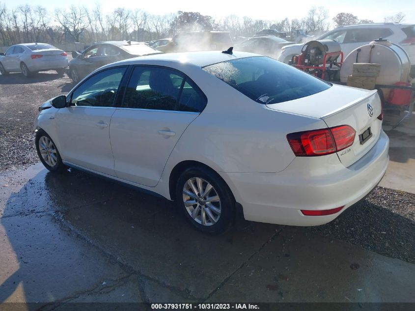 2014 VOLKSWAGEN JETTA SEDAN HYBRID SE 3VW637AJ2EM211400