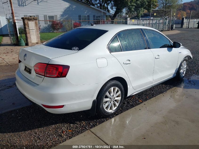 2014 VOLKSWAGEN JETTA SEDAN HYBRID SE 3VW637AJ2EM211400