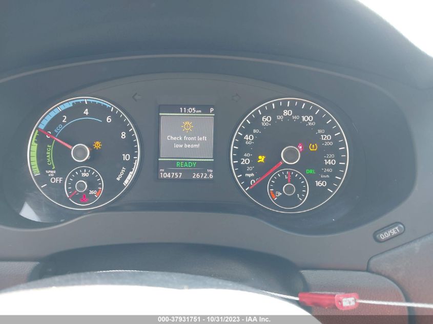 2014 VOLKSWAGEN JETTA SEDAN HYBRID SE 3VW637AJ2EM211400