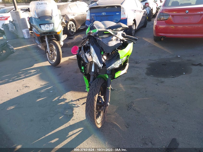 VIN JKAEXKG12PDAS2464 2023 KAWASAKI EX400