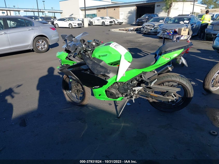 VIN JKAEXKG12PDAS2464 2023 KAWASAKI EX400
