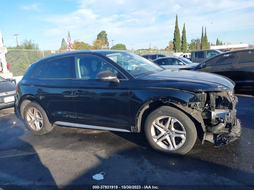 VIN WA1ANAFY1J2233524 2018 AUDI Q5 PREMIUM