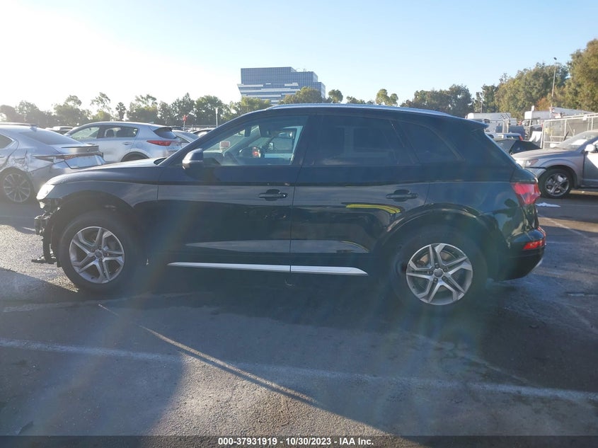 VIN WA1ANAFY1J2233524 2018 AUDI Q5 PREMIUM
