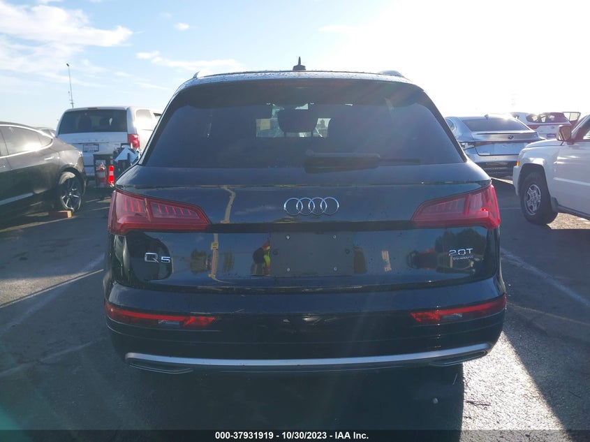 VIN WA1ANAFY1J2233524 2018 AUDI Q5 PREMIUM