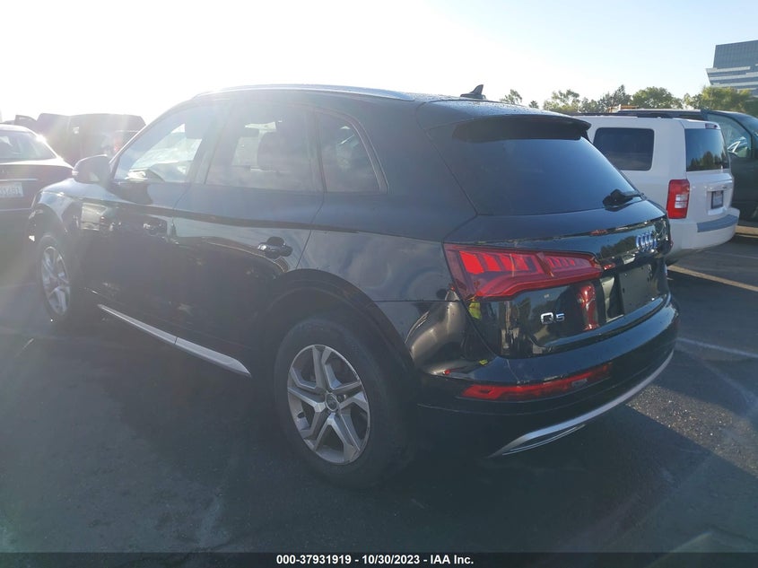 VIN WA1ANAFY1J2233524 2018 AUDI Q5 PREMIUM