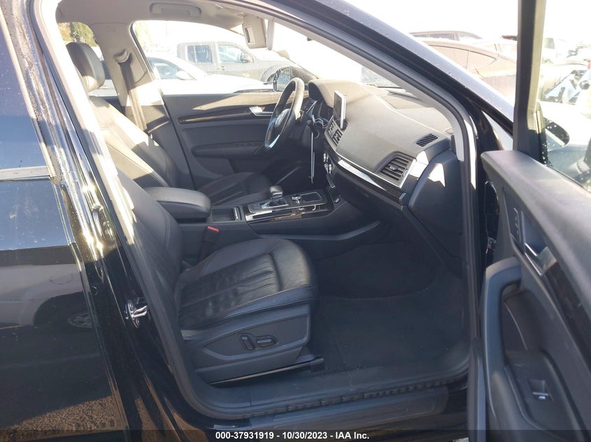 VIN WA1ANAFY1J2233524 2018 AUDI Q5 PREMIUM
