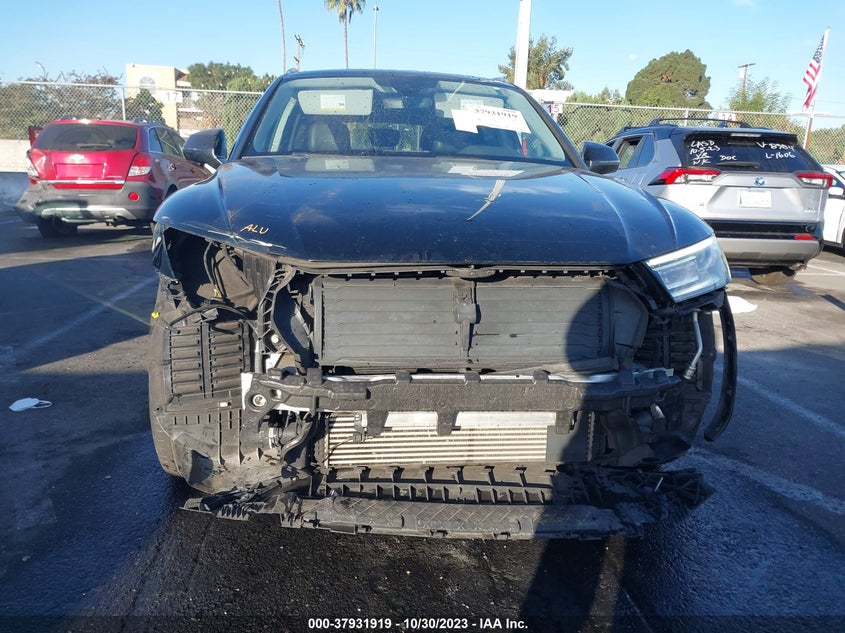 VIN WA1ANAFY1J2233524 2018 AUDI Q5 PREMIUM