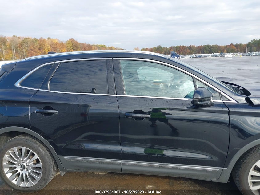 VIN 5LMCJ3D91HUL15620 2017 LINCOLN MKC RESERVE