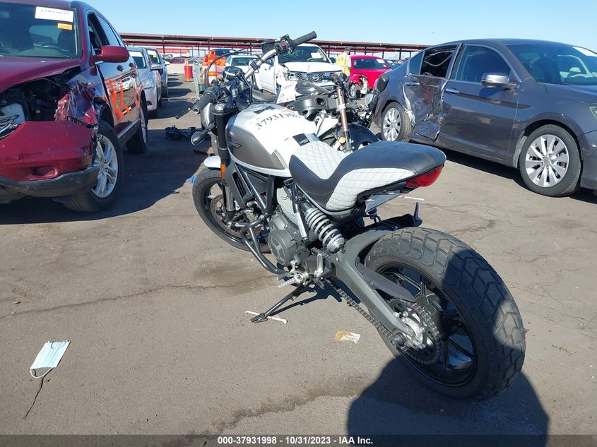 VIN ML015ANM2JT014943 2018 DUCATI SCRAMBLER 800