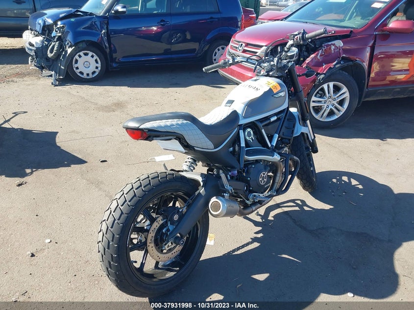 VIN ML015ANM2JT014943 2018 DUCATI SCRAMBLER 800