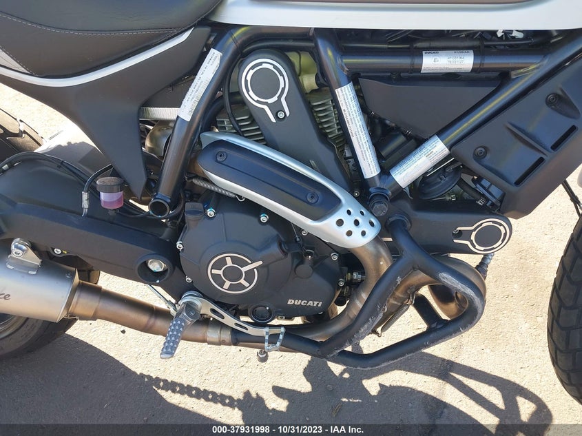 VIN ML015ANM2JT014943 2018 DUCATI SCRAMBLER 800