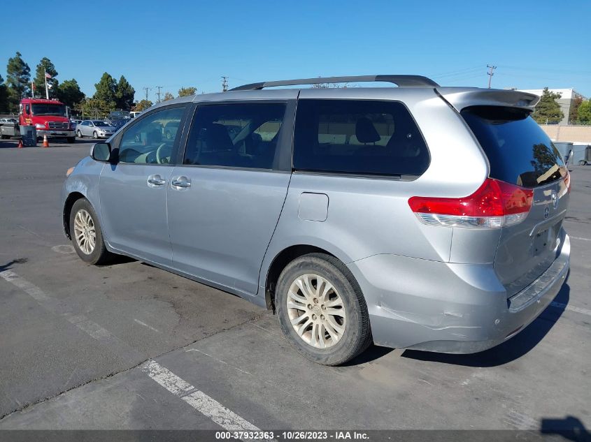 5TDYK3DC8ES486497 2014 TOYOTA SIENNA, photo no. 3