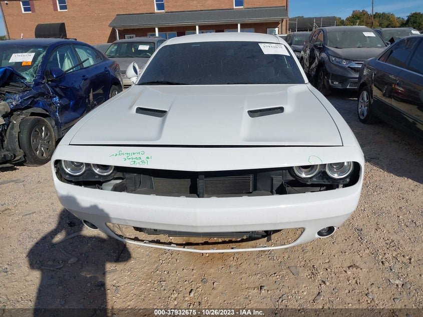 VIN 2C3CDZAG7JH216933 2018 DODGE CHALLENGER SXT