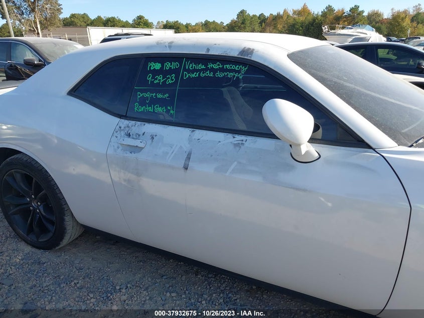 VIN 2C3CDZAG7JH216933 2018 DODGE CHALLENGER SXT