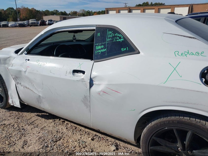 VIN 2C3CDZAG7JH216933 2018 DODGE CHALLENGER SXT