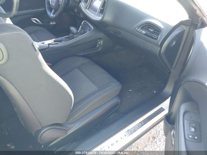 VIN 2C3CDZAG7JH216933 2018 DODGE CHALLENGER SXT