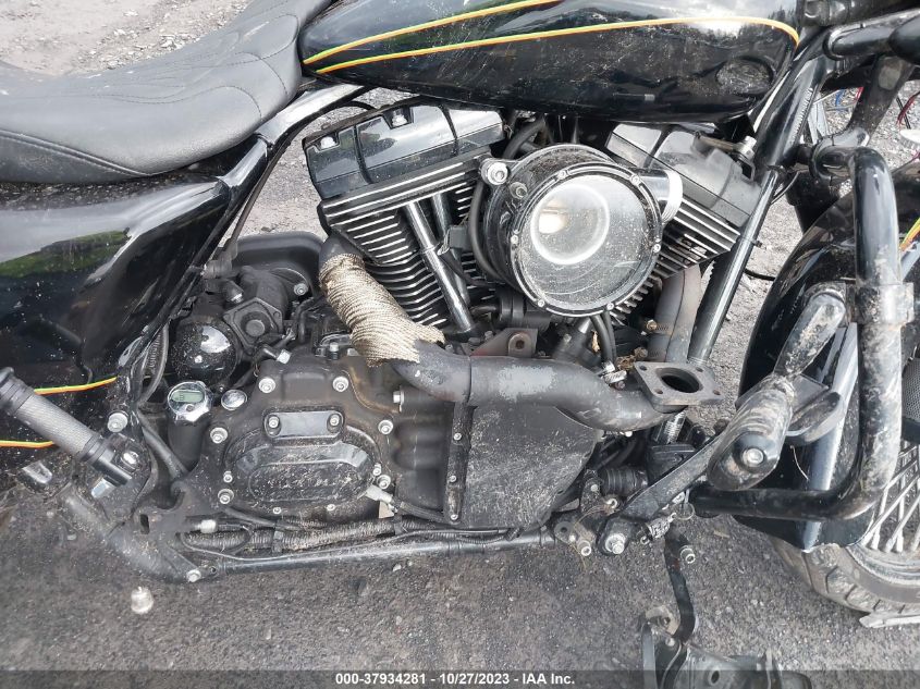 2011 HARLEY-DAVIDSON FLTRX - 1HD1KH414BB648043