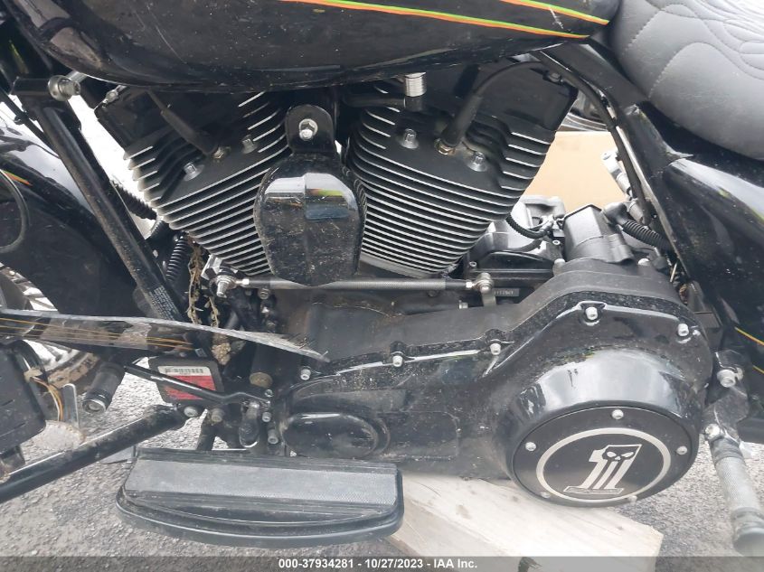 2011 HARLEY-DAVIDSON FLTRX - 1HD1KH414BB648043