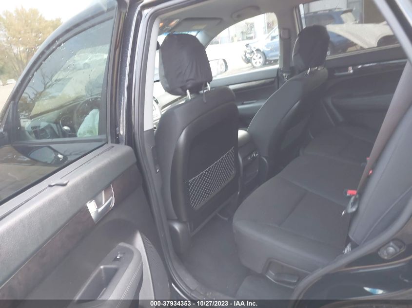 2014 KIA SORENTO LX - 5XYKT3A69EG431376