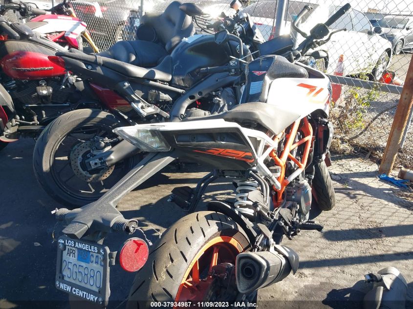 2020 KTM 390 DUKE MD2JPJ401LC220552