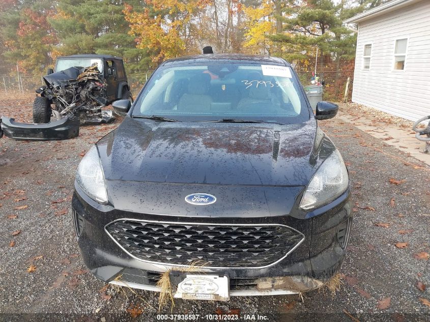 2020 FORD ESCAPE SE - 1FMCU0G68LUA28536