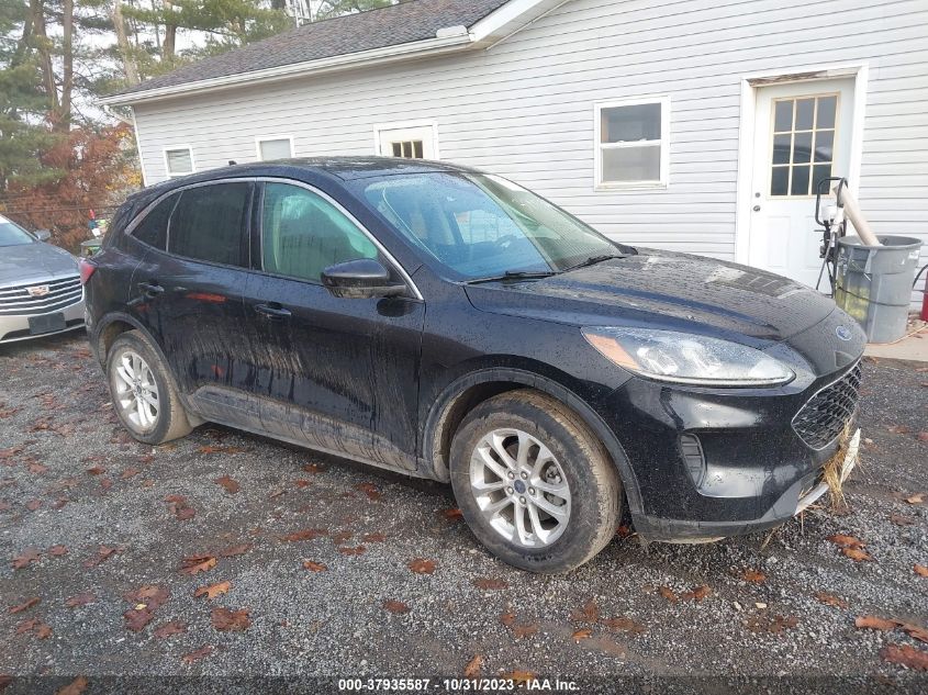 2020 FORD ESCAPE SE - 1FMCU0G68LUA28536