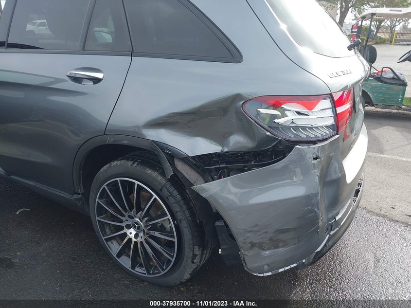 VIN WDC0G4KB2KV186142 2019 MERCEDES-BENZ GLC GLC 300