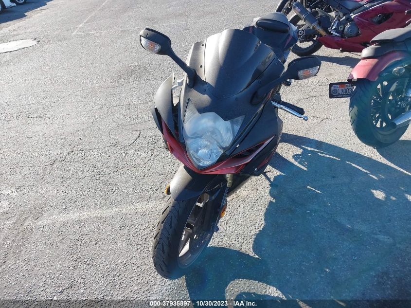 2011 SUZUKI GSX750 JS1GR7MA1B2104787