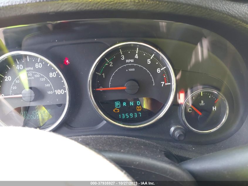 2014 JEEP WRANGLER UNLIMITED SAHARA - 1C4BJWEG2EL147120